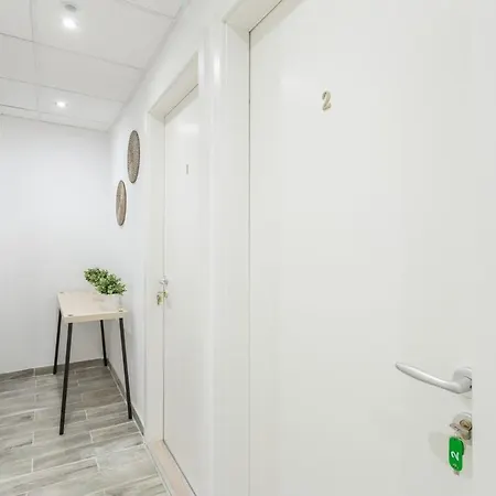 Modern Cozy At The Center アパート