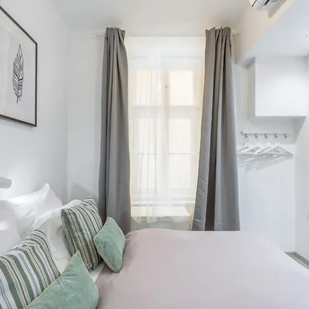 Modern Cozy At The Center アパート ブダペスト