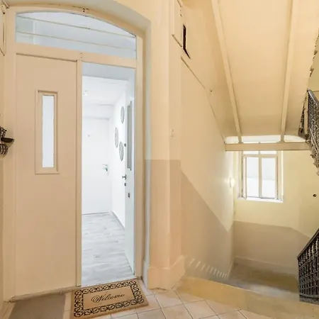 Modern Cozy At The Center *