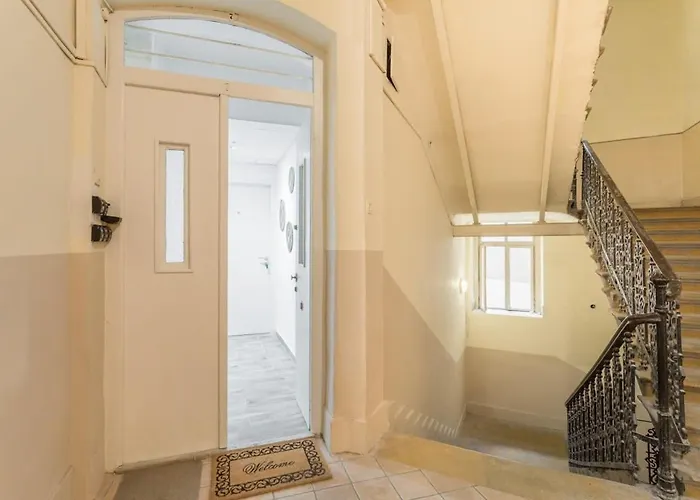 Modern Cozy At The Center *