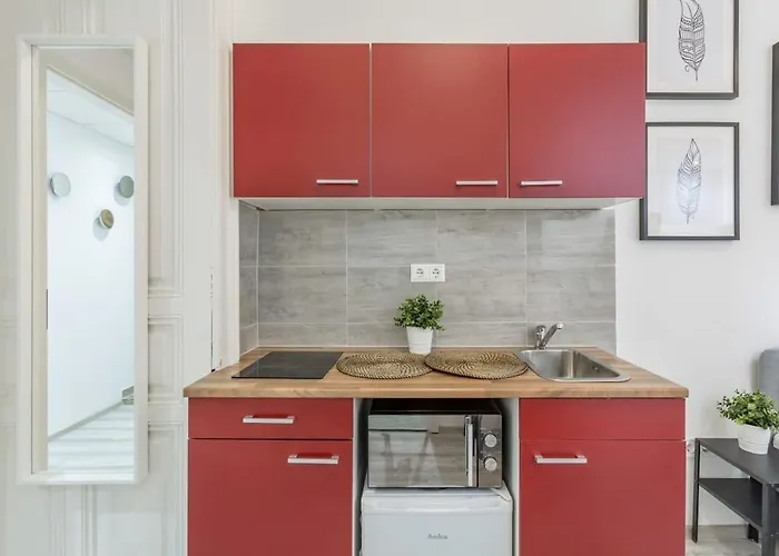 Modern Cozy At The Center *